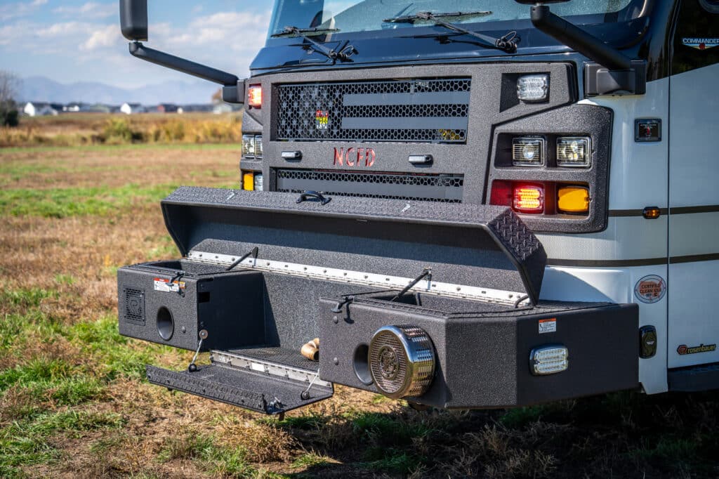 Natrona-County-#15800-01-Pumpers-Front-Bumper-Streetside-Front-Open